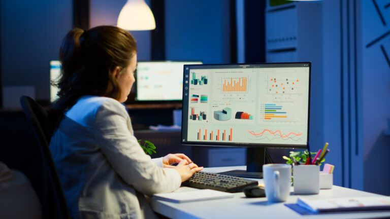 Wie Datenanalysen unsere Geschäftsentscheidungen revolutionieren«>                                </a><!-- .elementskit-entry-thumb END -->                                                                                                                        <div class=